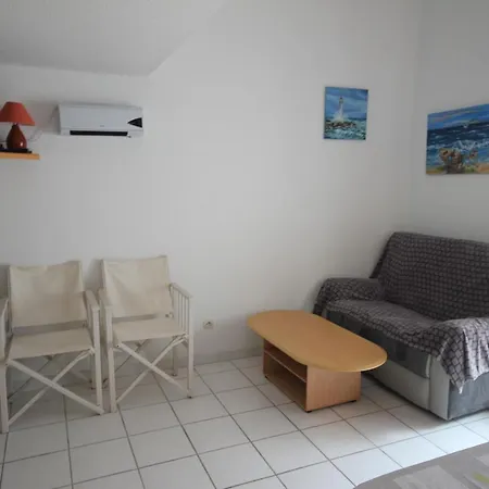 Belle 5 Couchages Terrasse Sud Parking Dans Securisee Piscine Commune 400m De La Lrjp102 Portiragnes