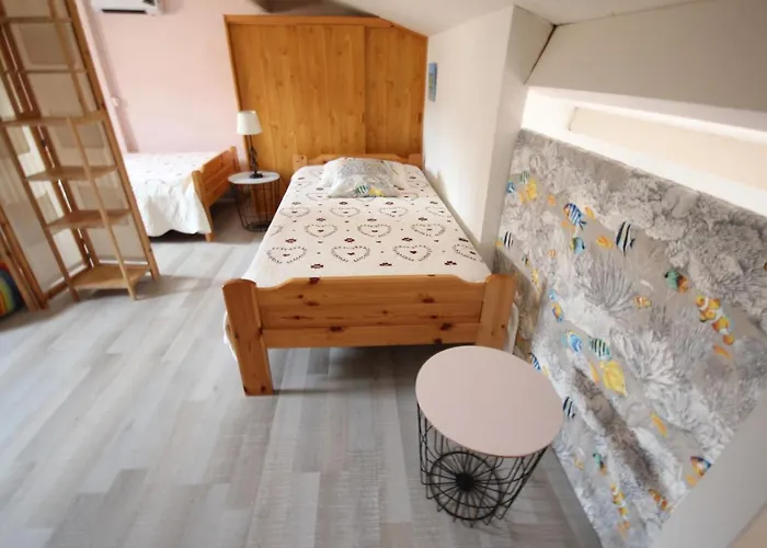 Belle 5 Couchages Terrasse Sud Parking Dans Securisee Piscine Commune 400m De La Lrjp102 Portiragnes
