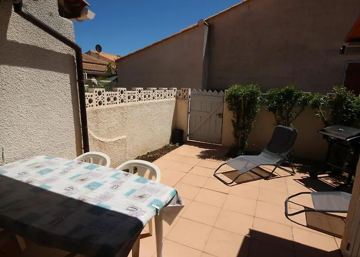 Belle 5 Couchages Terrasse Sud Parking Dans Securisee Piscine Commune 400m De La Lrjp102 Portiragnes